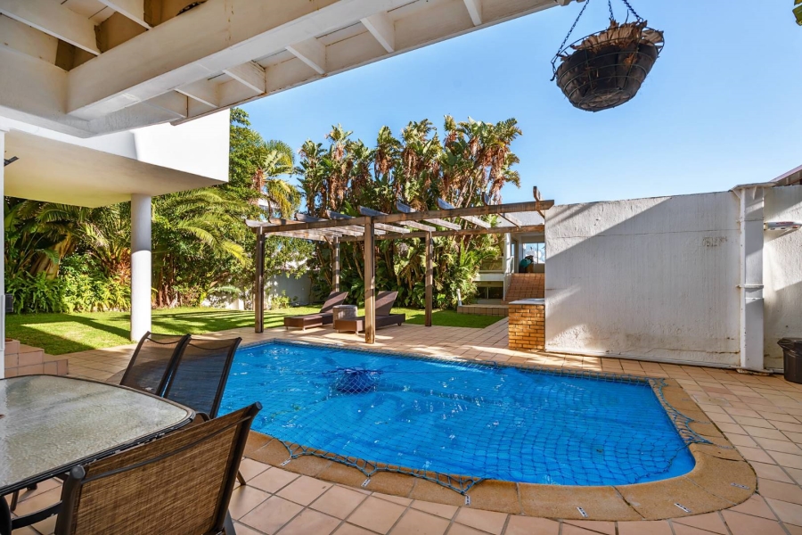 5 Bedroom Property for Sale in Fresnaye Western Cape
